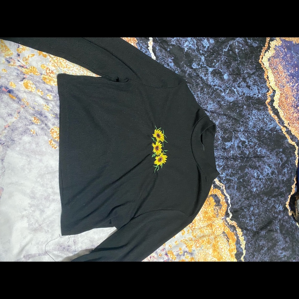 Long sleeve crop